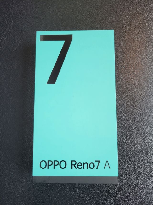 OPPO Reno7 Aの箱